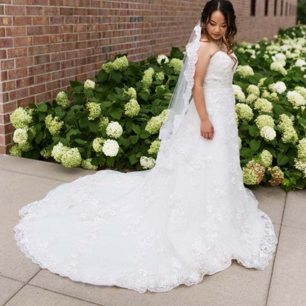 A-line lace wedding dress